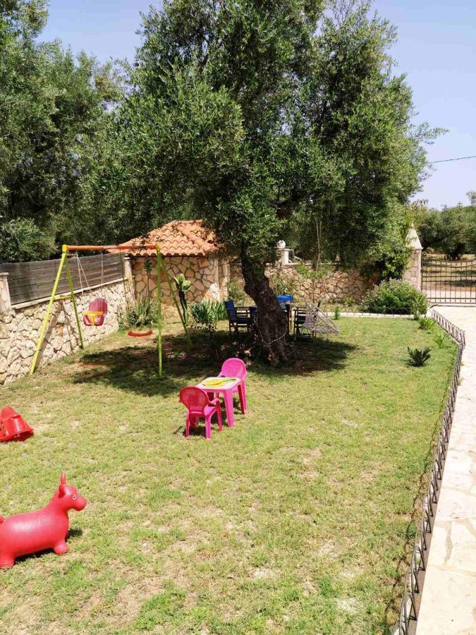 טסיליבי Villa Julia מראה חיצוני תמונה